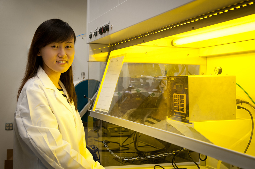 nanshu lu in lab photo