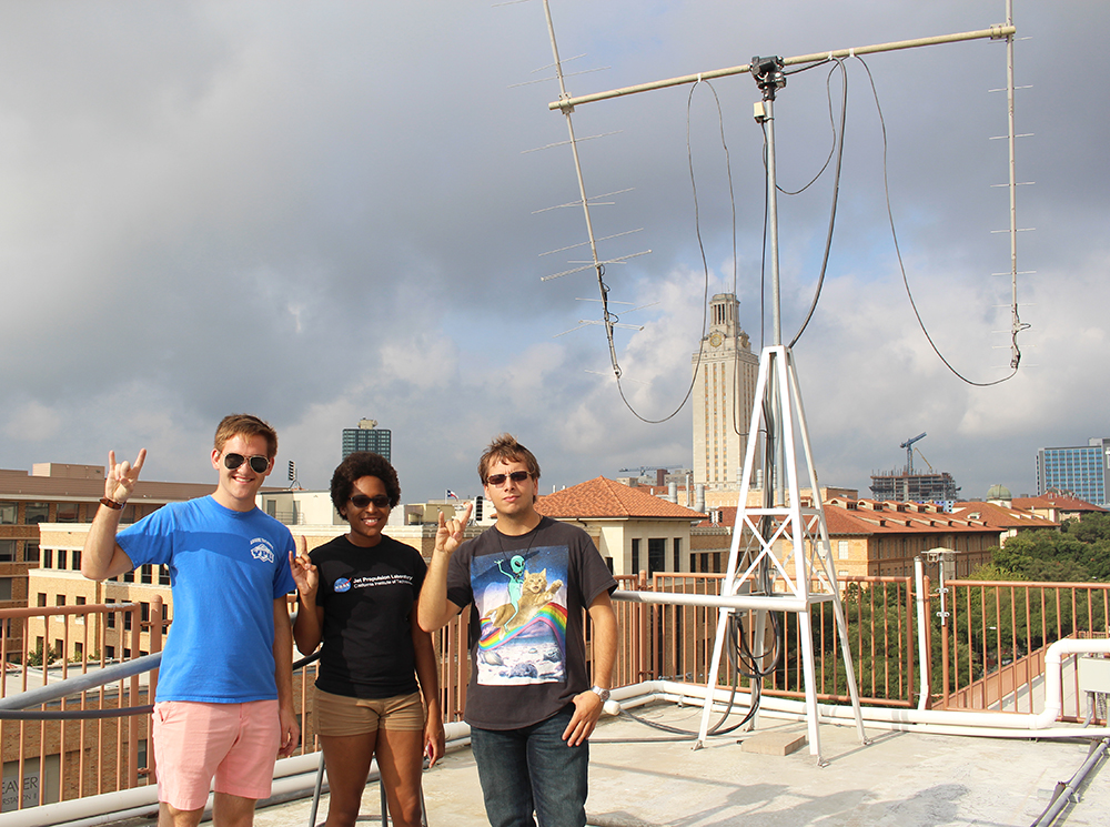 students from texas spacecraft lab photo