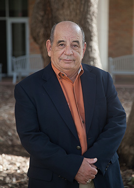 Alumnus Thomas McKnight
