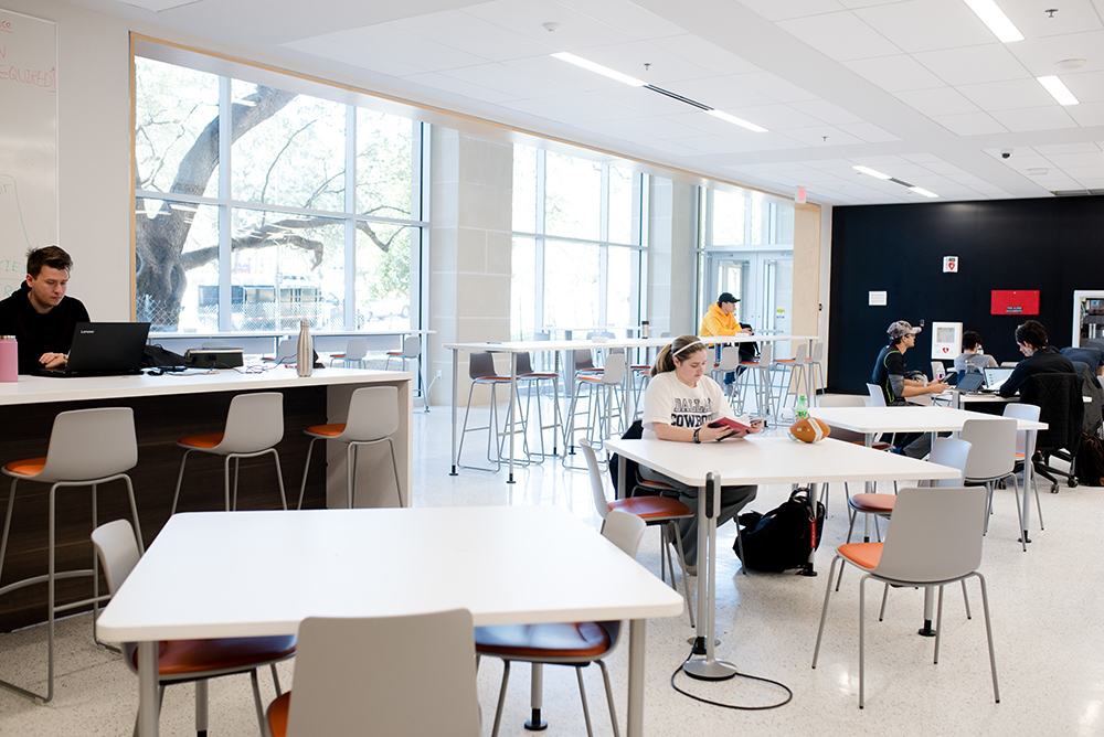 students working in mcknight student center