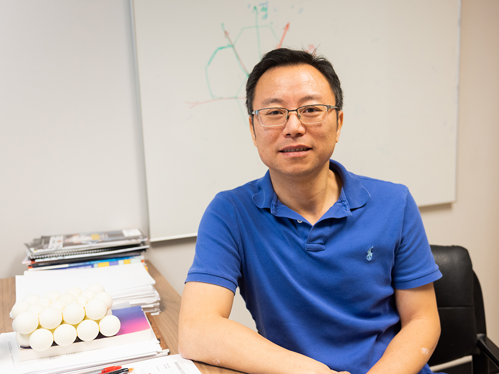 Texas Engineer Rui Huang