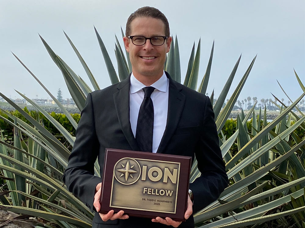 photo of todd humphreys with ion award