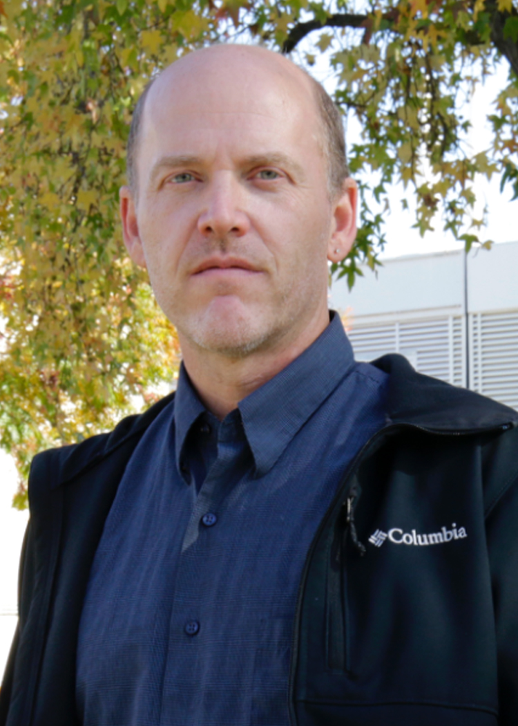 Alumnus Tracy Vogler